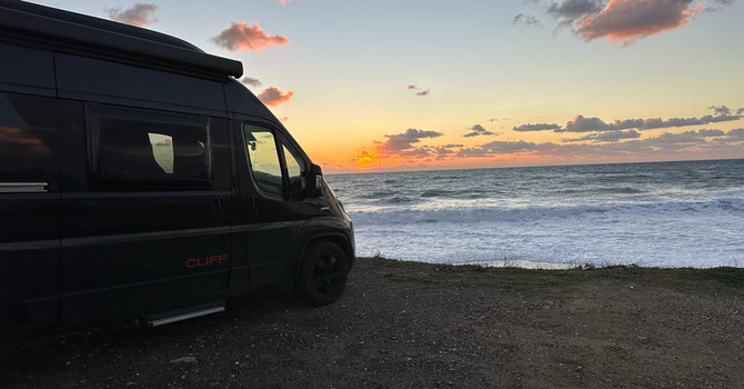 Weihnachten im Warmen: Ein Festtagsabenteuer auf Zypern mit Bike Van Life